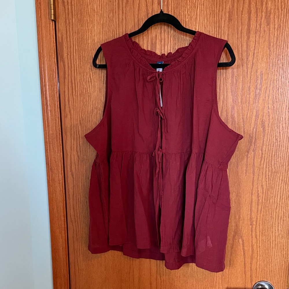 Old Navy Sleeveless Maroon Blouse
